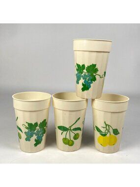 Set of 4 Packer Plastics Drinking Cups Fruit Prints Stackable Made in USA VTG
